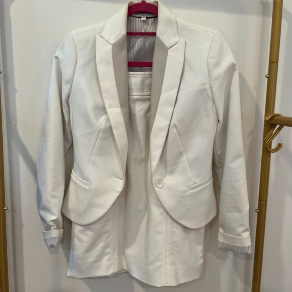 White House Black Market suit skirt, warm white (0)